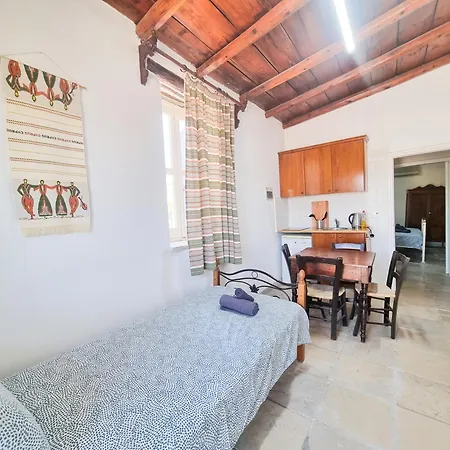 Athena's Pool Oasis Apartment Skarinou