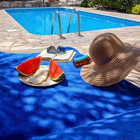 Apartment Athena's Pool Oasis *